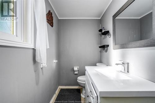 25 Jeffrey Street, Tilbury, ON - Indoor Photo Showing Bathroom