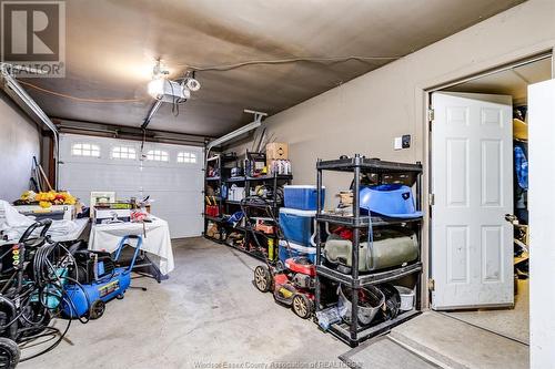 25 Jeffrey Street, Tilbury, ON - Indoor Photo Showing Garage