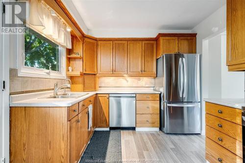 25 Jeffrey Street, Tilbury, ON - Indoor Photo Showing Kitchen With Double Sink