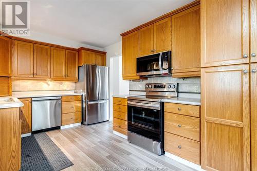 25 Jeffrey Street, Tilbury, ON - Indoor Photo Showing Kitchen