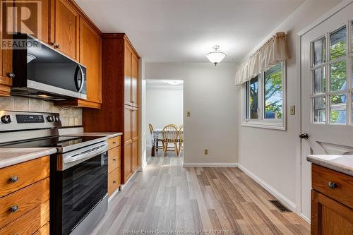 25 Jeffrey Street, Tilbury, ON - Indoor Photo Showing Kitchen