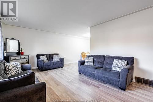 25 Jeffrey Street, Tilbury, ON - Indoor Photo Showing Living Room