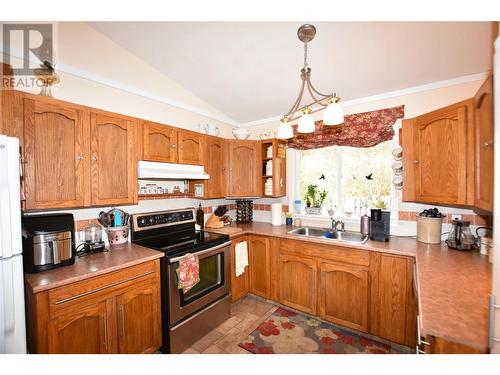 415 Hummingbird Avenue, Vernon, BC - Indoor Photo Showing Kitchen With Double Sink