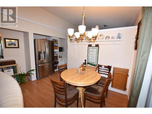 415 Hummingbird Avenue, Vernon, BC - Indoor Photo Showing Dining Room