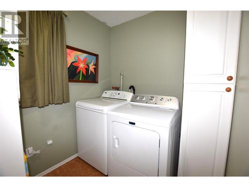 415 Hummingbird Avenue, Vernon, BC - Indoor Photo Showing Laundry Room