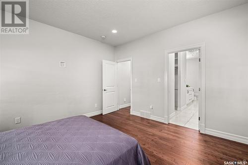 24 2805 Lakeview Drive, Prince Albert, SK - Indoor Photo Showing Bedroom