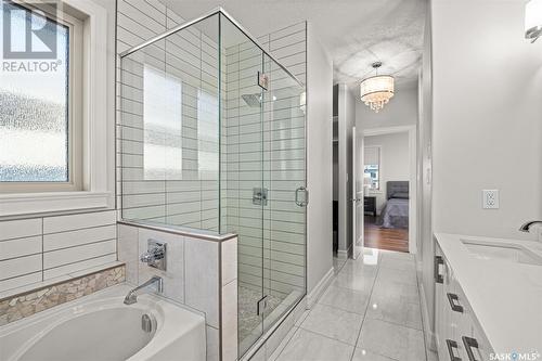 24 2805 Lakeview Drive, Prince Albert, SK - Indoor Photo Showing Bathroom