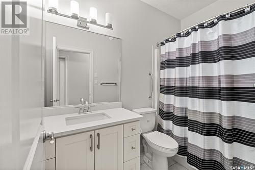 24 2805 Lakeview Drive, Prince Albert, SK - Indoor Photo Showing Bathroom