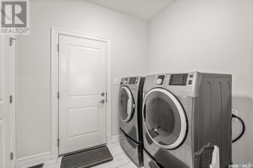 24 2805 Lakeview Drive, Prince Albert, SK - Indoor Photo Showing Laundry Room