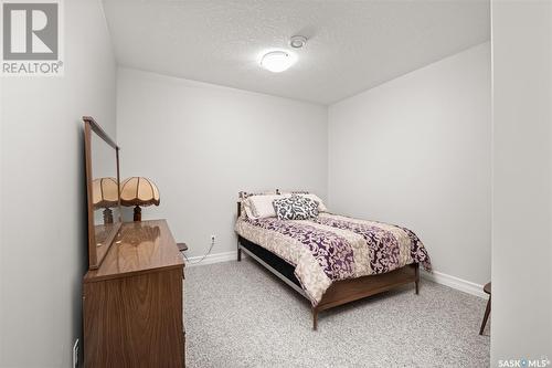 24 2805 Lakeview Drive, Prince Albert, SK - Indoor Photo Showing Bedroom