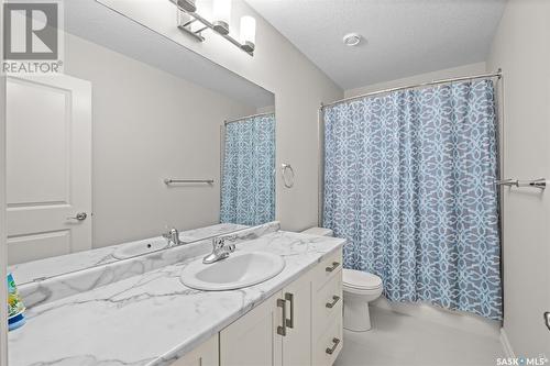 24 2805 Lakeview Drive, Prince Albert, SK - Indoor Photo Showing Bathroom