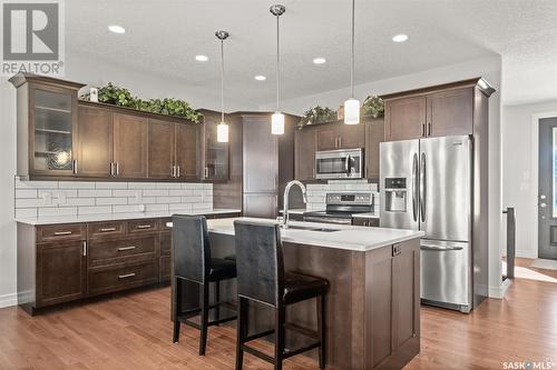 24 2805 Lakeview Drive, Prince Albert, SK - Indoor Photo Showing Kitchen With Stainless Steel Kitchen With Upgraded Kitchen