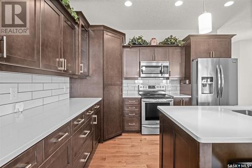 24 2805 Lakeview Drive, Prince Albert, SK - Indoor Photo Showing Kitchen With Stainless Steel Kitchen With Upgraded Kitchen