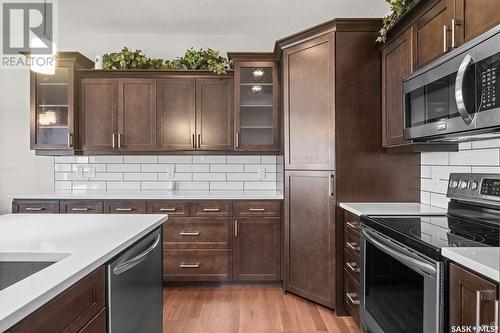 24 2805 Lakeview Drive, Prince Albert, SK - Indoor Photo Showing Kitchen