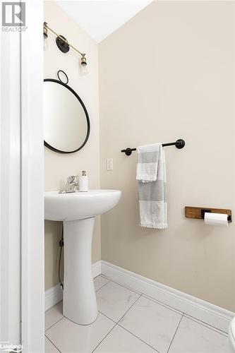 240 Wild Rose Drive, Gravenhurst, ON - Indoor Photo Showing Bathroom