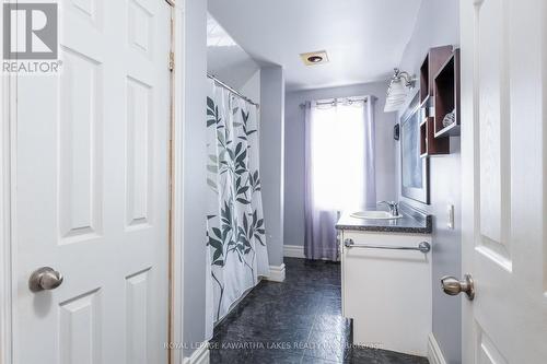 205 William Street N, Kawartha Lakes (Lindsay), ON - Indoor Photo Showing Bedroom