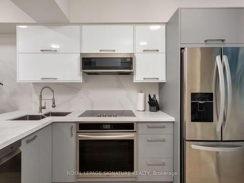 Th 111-59 East Liberty St, Toronto, ON - Indoor Photo Showing Kitchen With Double Sink With Upgraded Kitchen