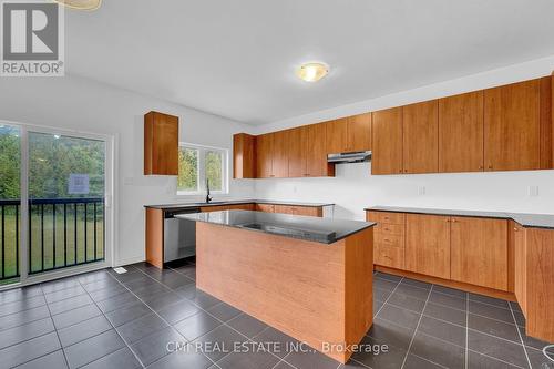 267 Ridley Crescent, Southgate, ON - Indoor Photo Showing Kitchen With Double Sink