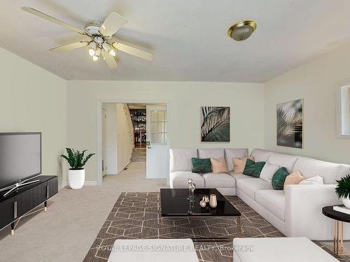 20 Twelfth St, Toronto, ON - Indoor Photo Showing Living Room