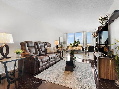 911-5 Rowntree Rd, Toronto, ON - Indoor Photo Showing Living Room