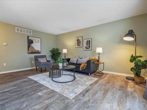 45-24 Kenyon Cres, Grimsby, ON - Indoor Photo Showing Living Room