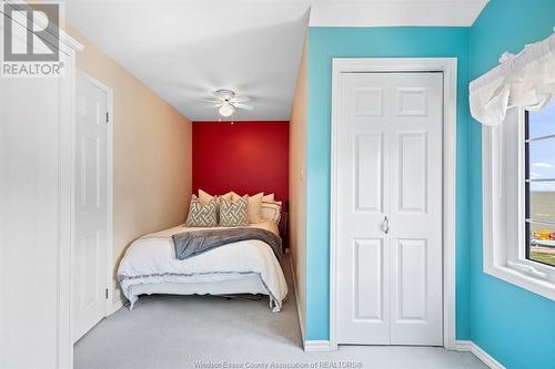 13902 Riverside Drive East, Tecumseh, ON - Indoor Photo Showing Bedroom