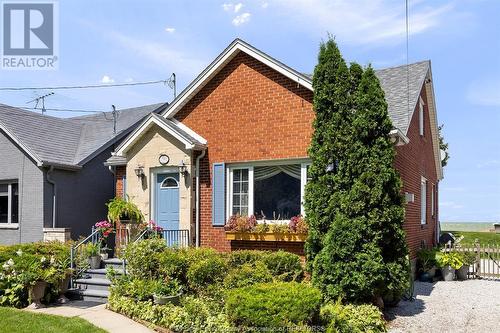 13902 Riverside Drive East, Tecumseh, ON - Outdoor