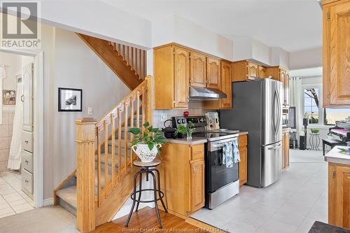 13902 Riverside Drive East, Tecumseh, ON - Indoor Photo Showing Kitchen