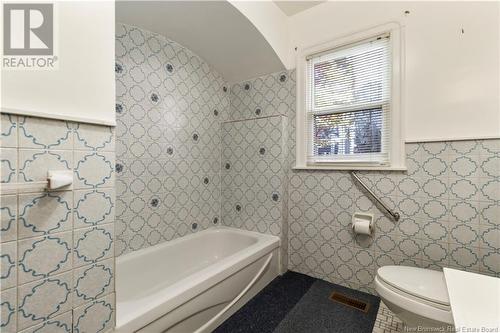 28 Kensington, Moncton, NB - Indoor Photo Showing Bathroom