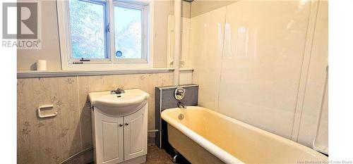 101 Evergreen Drive, Moncton, NB - Indoor Photo Showing Bathroom