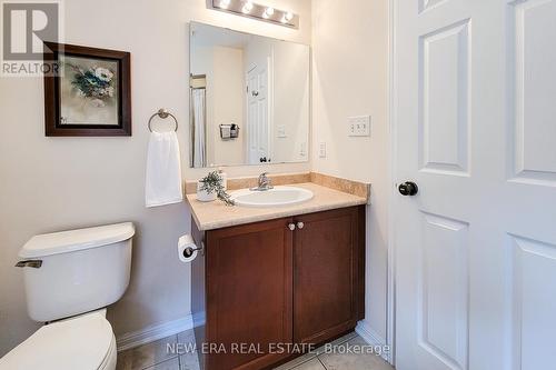 3263 Mccurdy Court, Burlington, ON - Indoor Photo Showing Bathroom