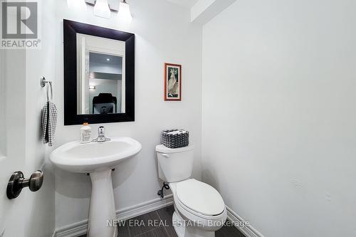 3263 Mccurdy Court, Burlington, ON - Indoor Photo Showing Bathroom