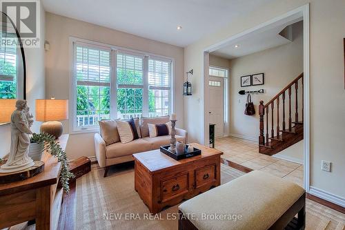 3263 Mccurdy Court, Burlington, ON - Indoor Photo Showing Living Room