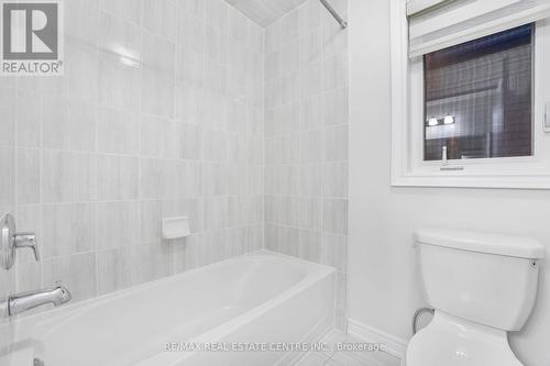 5 Forsyth Crescent E, Brampton, ON - Indoor Photo Showing Bathroom