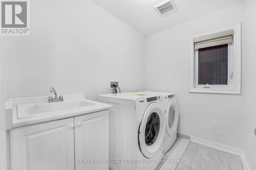 5 Forsyth Crescent E, Brampton, ON - Indoor Photo Showing Laundry Room