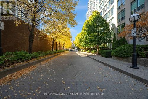 817 - 942 Yonge Street, Toronto, ON - Outdoor