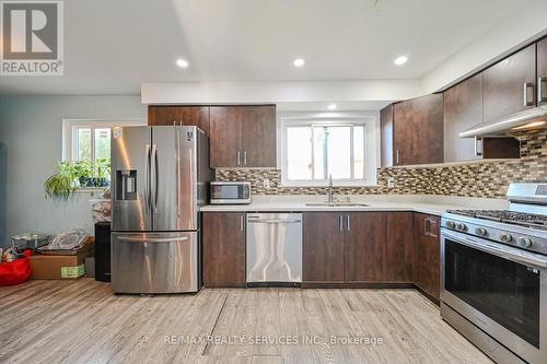 57 Wilton Drive, Brampton, ON - Indoor Photo Showing Kitchen With Stainless Steel Kitchen With Upgraded Kitchen