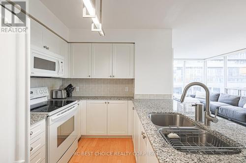 504 - 1103 Leslie Street, Toronto, ON - Indoor Photo Showing Kitchen With Double Sink