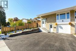 3375 ACALA CRESCENT  Mississauga, ON L5A 3E4