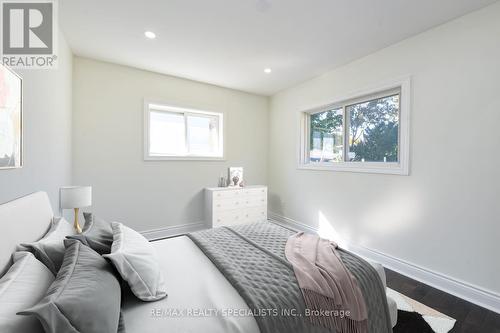 3375 Acala Crescent, Mississauga, ON - Indoor Photo Showing Bedroom