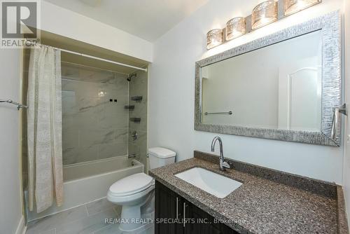 3375 Acala Crescent, Mississauga, ON - Indoor Photo Showing Bathroom