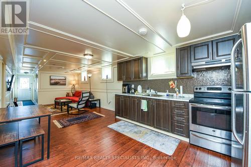 3375 Acala Crescent, Mississauga, ON - Indoor Photo Showing Kitchen