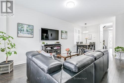 110 Emerald Coast Trail, Brampton, ON - Indoor Photo Showing Living Room