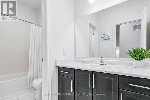 110 Emerald Coast Trail, Brampton, ON - Indoor Photo Showing Bathroom