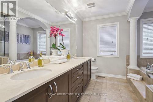 2324 Wuthering Heights Way, Oakville, ON - Indoor Photo Showing Bathroom