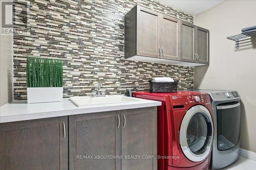 2324 Wuthering Heights Way, Oakville, ON - Indoor Photo Showing Laundry Room