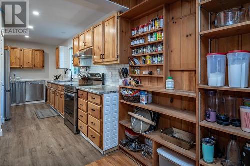 4156 Highway 3A Highway, Nelson, BC - Indoor Photo Showing Kitchen