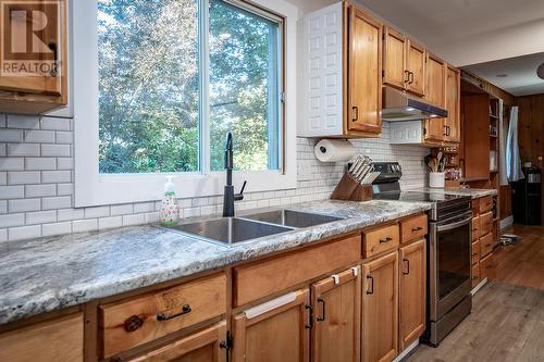 4156 Highway 3A Highway, Nelson, BC - Indoor Photo Showing Kitchen With Double Sink