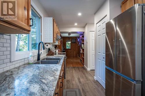 4156 Highway 3A Highway, Nelson, BC - Indoor Photo Showing Kitchen With Double Sink