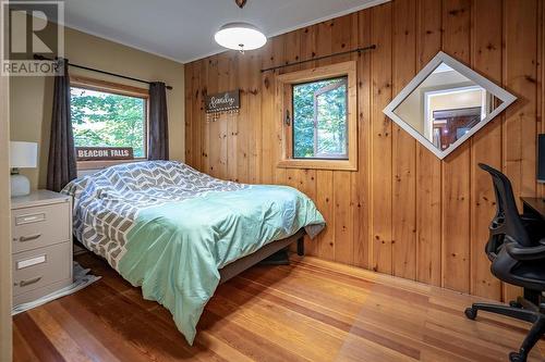 4156 Highway 3A Highway, Nelson, BC - Indoor Photo Showing Bedroom